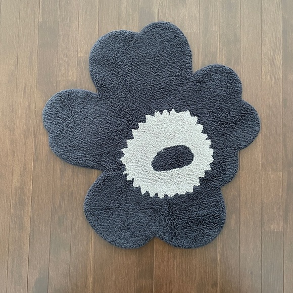 Marimekko Other - NWT marimekko unikko bathmat - charcoal x white 29.13 x 28.74"